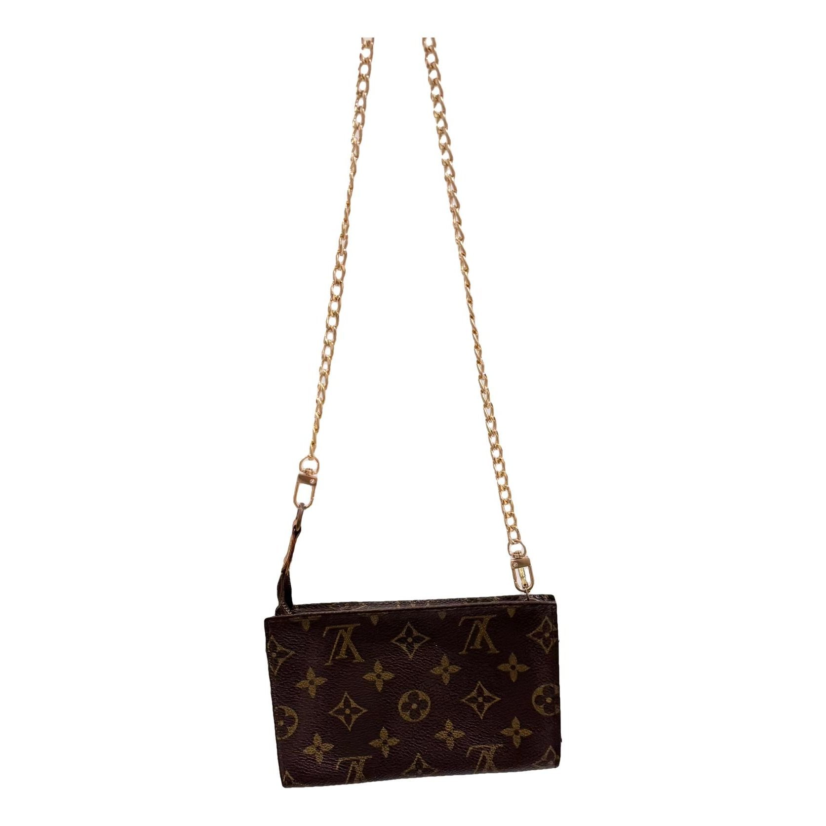Louis Vuitton Pochette Accessoire leather handbag