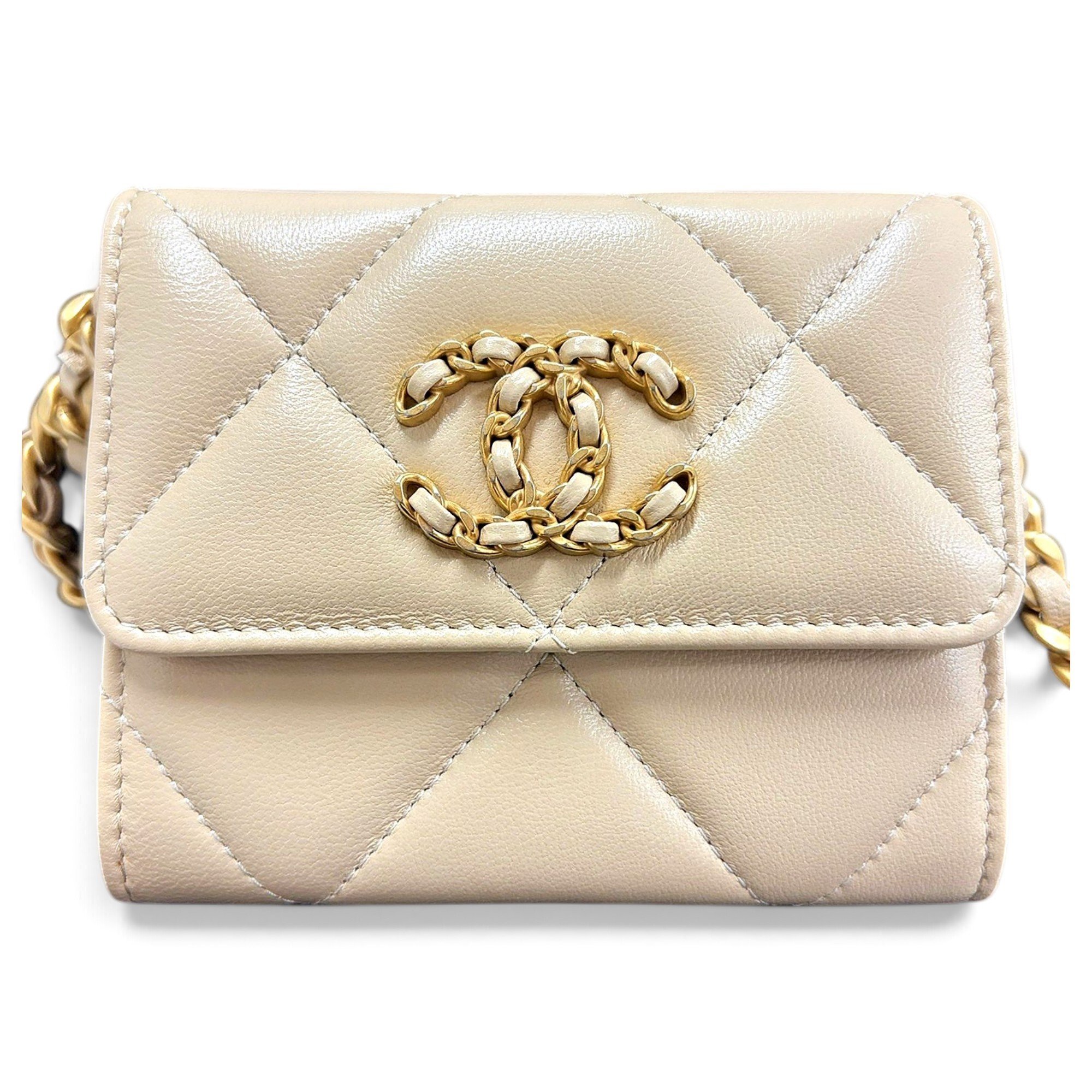 Chanel 19 leather handbag