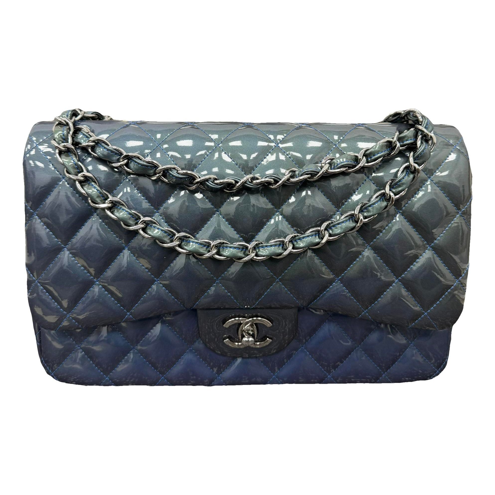 Timeless/Classique patent leather handbag
