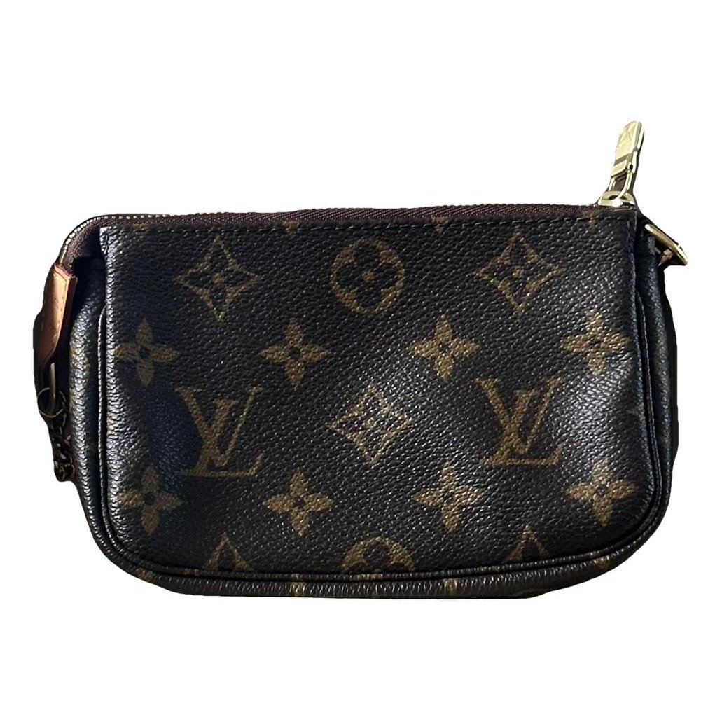 Leather clutch bag