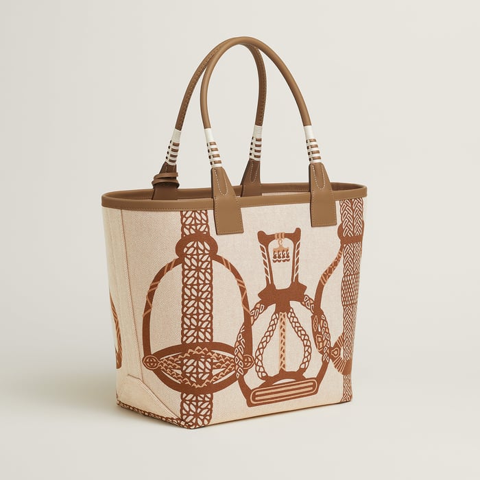 Steeple 28 Bag
