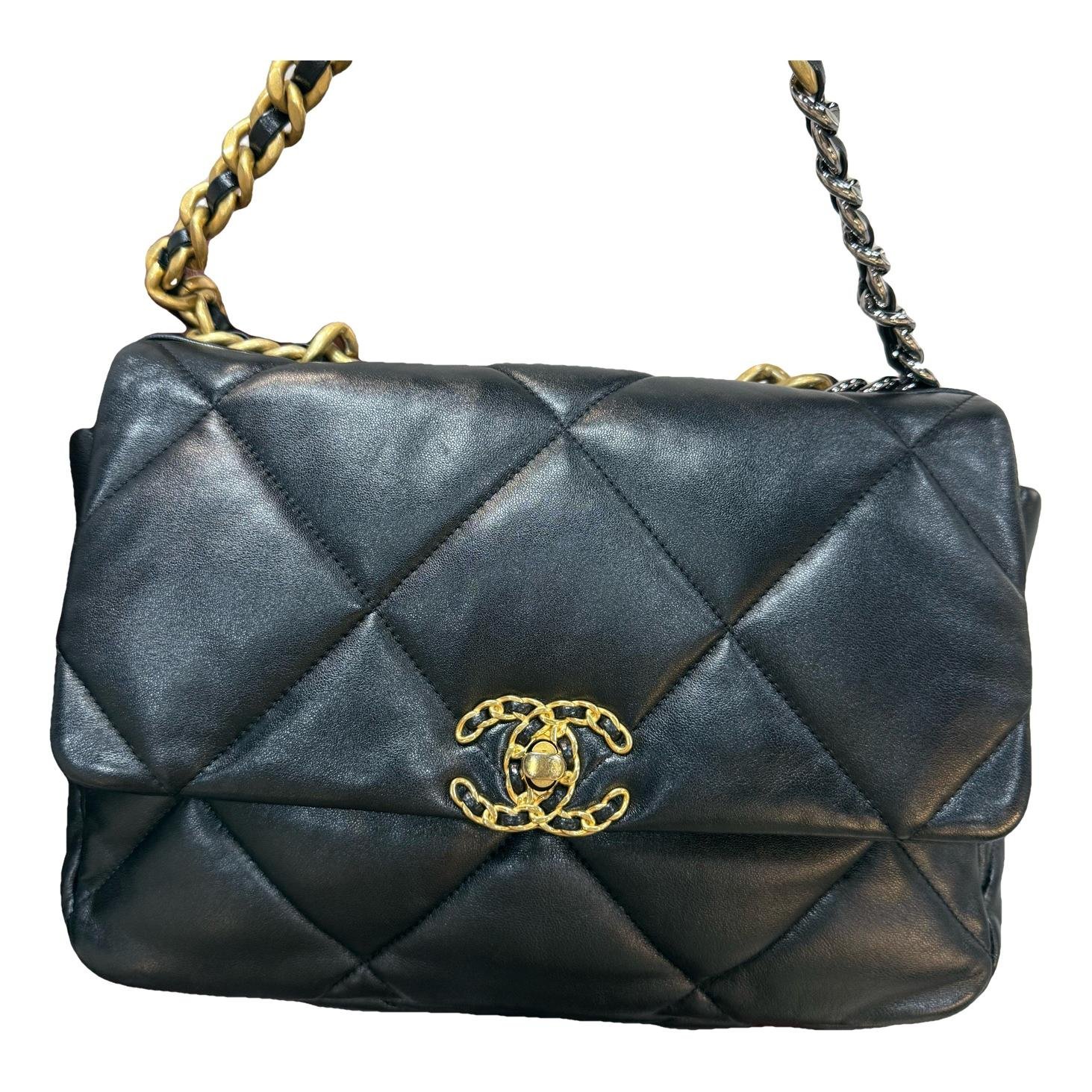 Chanel 19 leather handbag