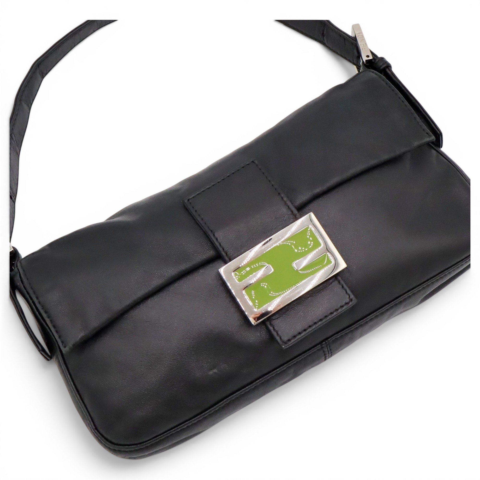 Baguette leather handbag
