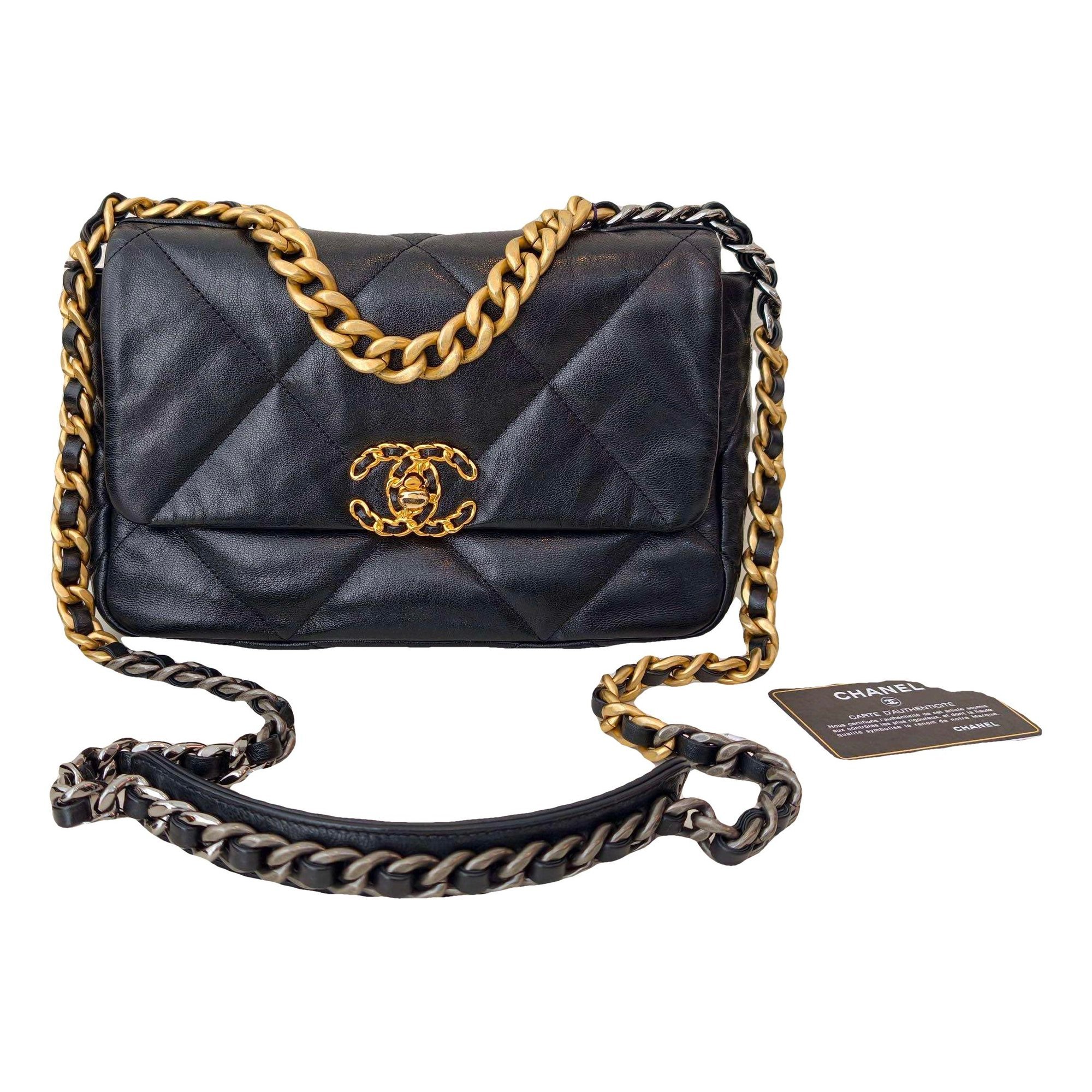 Chanel 19 leather handbag