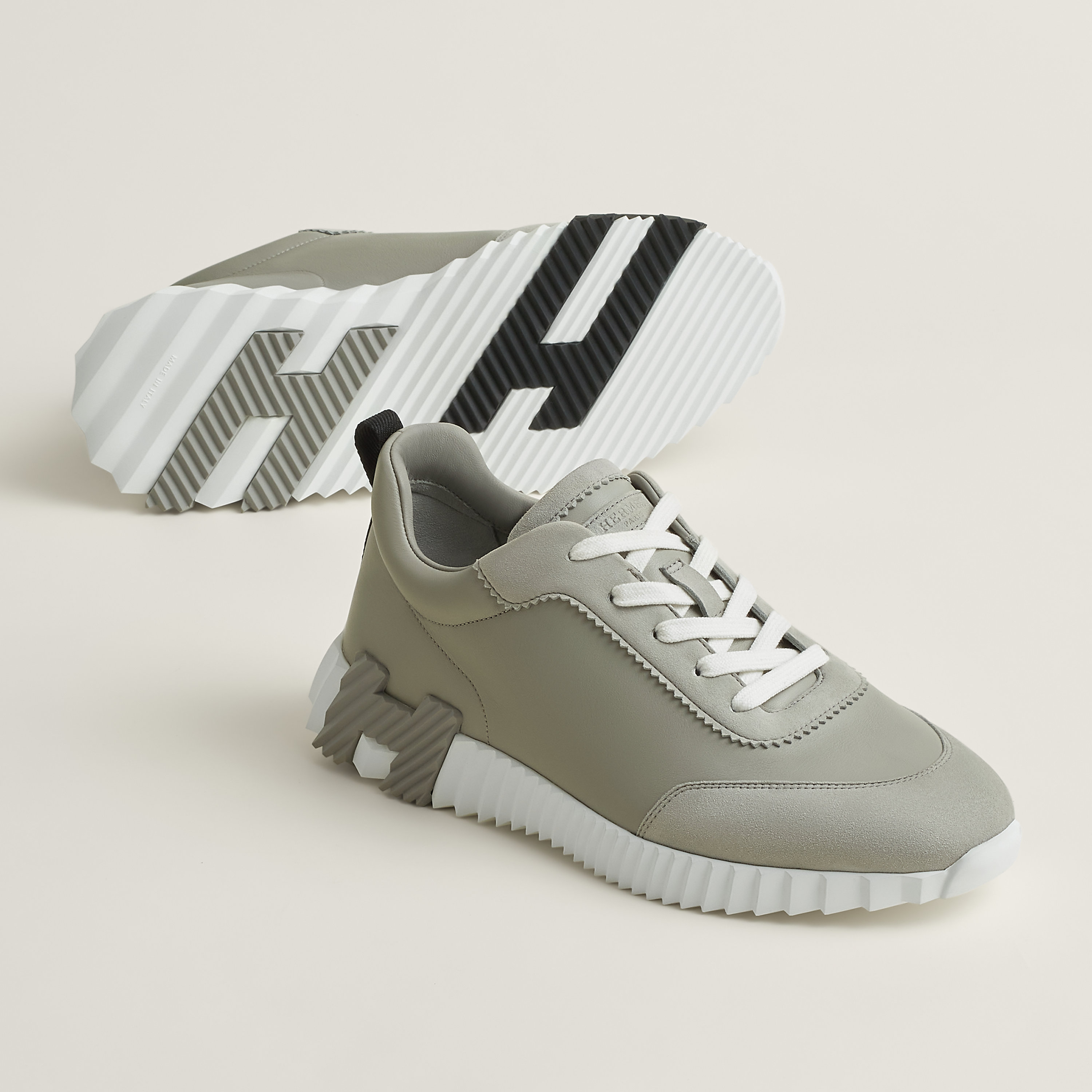 Bouncing sneaker