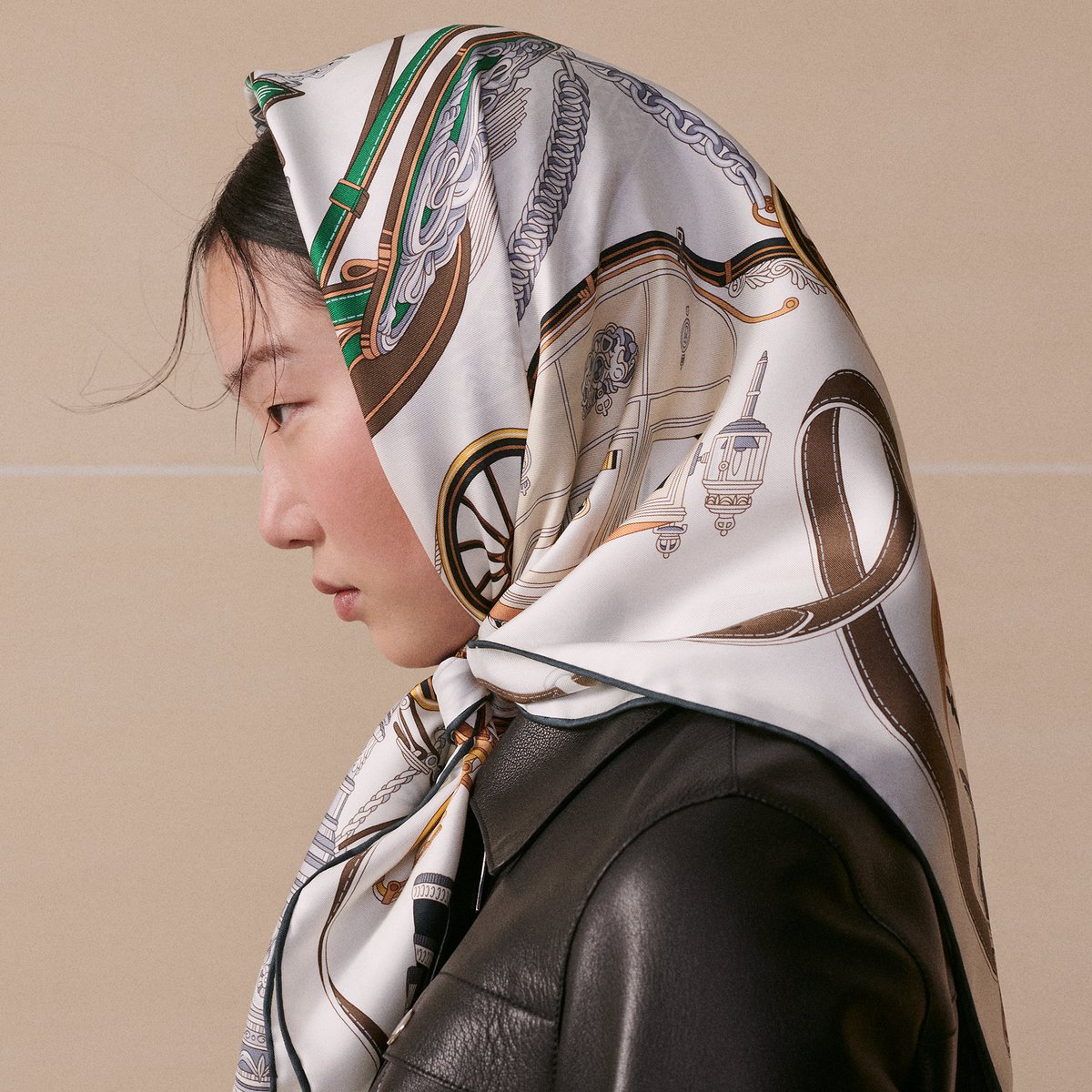 Lenço 90 Stately Wheels