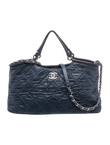 Quilted Iridescent Small Sea Hit Tote