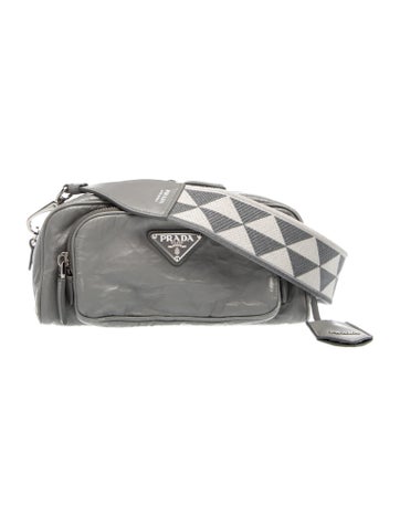 Enameled Metal Triangle Multipocket