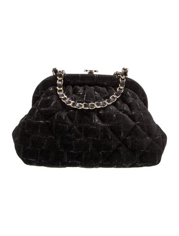 2024 Kisslock Clutch w/ Chain