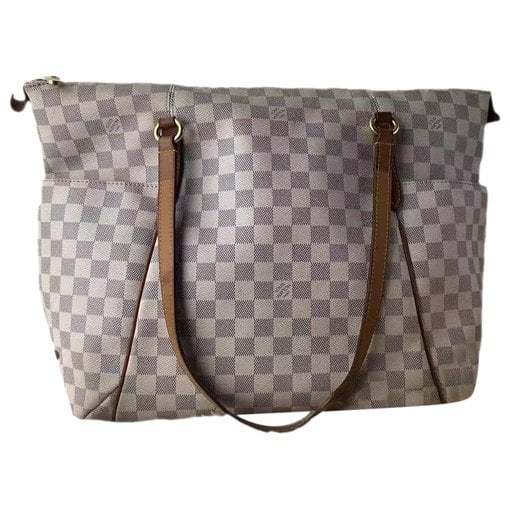 Totally leather handbag