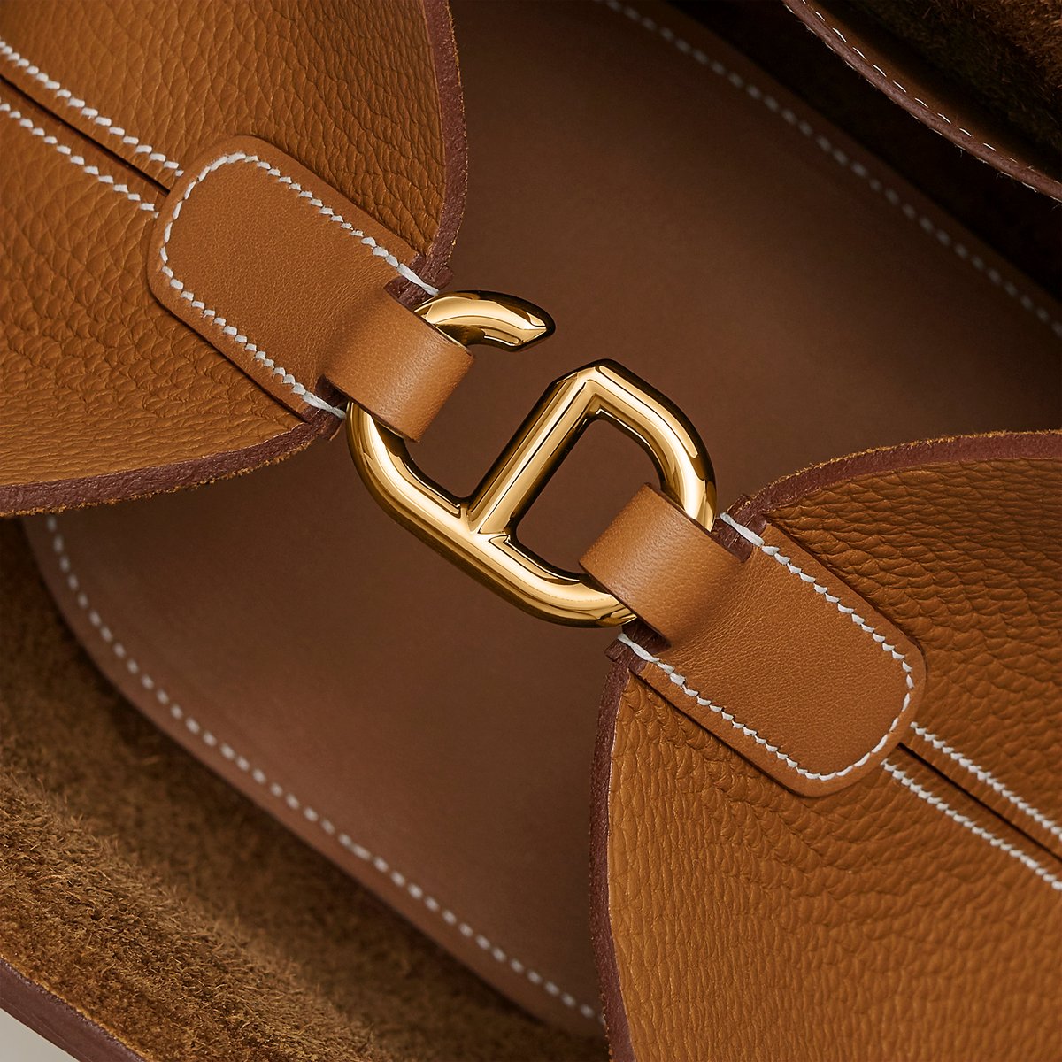 Gold Hermès In-the-loop 18 Bag