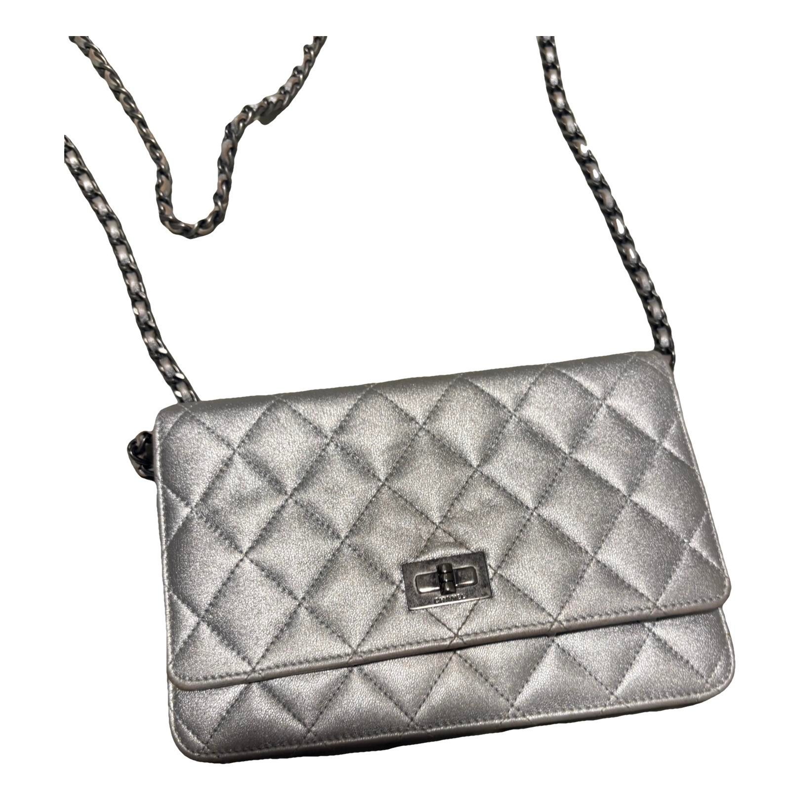 Wallet On Chain 2.55 leather crossbody bag