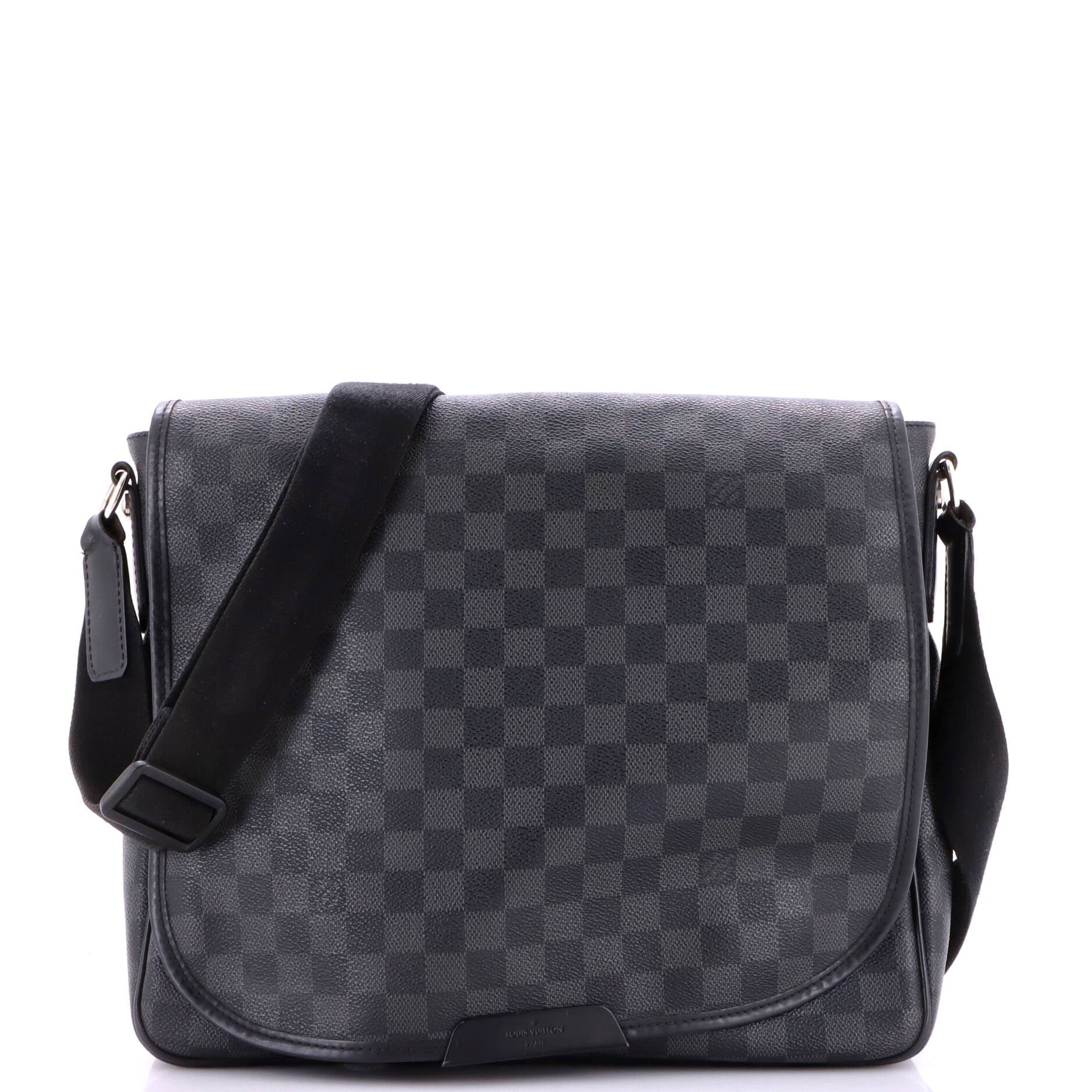 Daniel Messenger Bag Damier Graphite MM