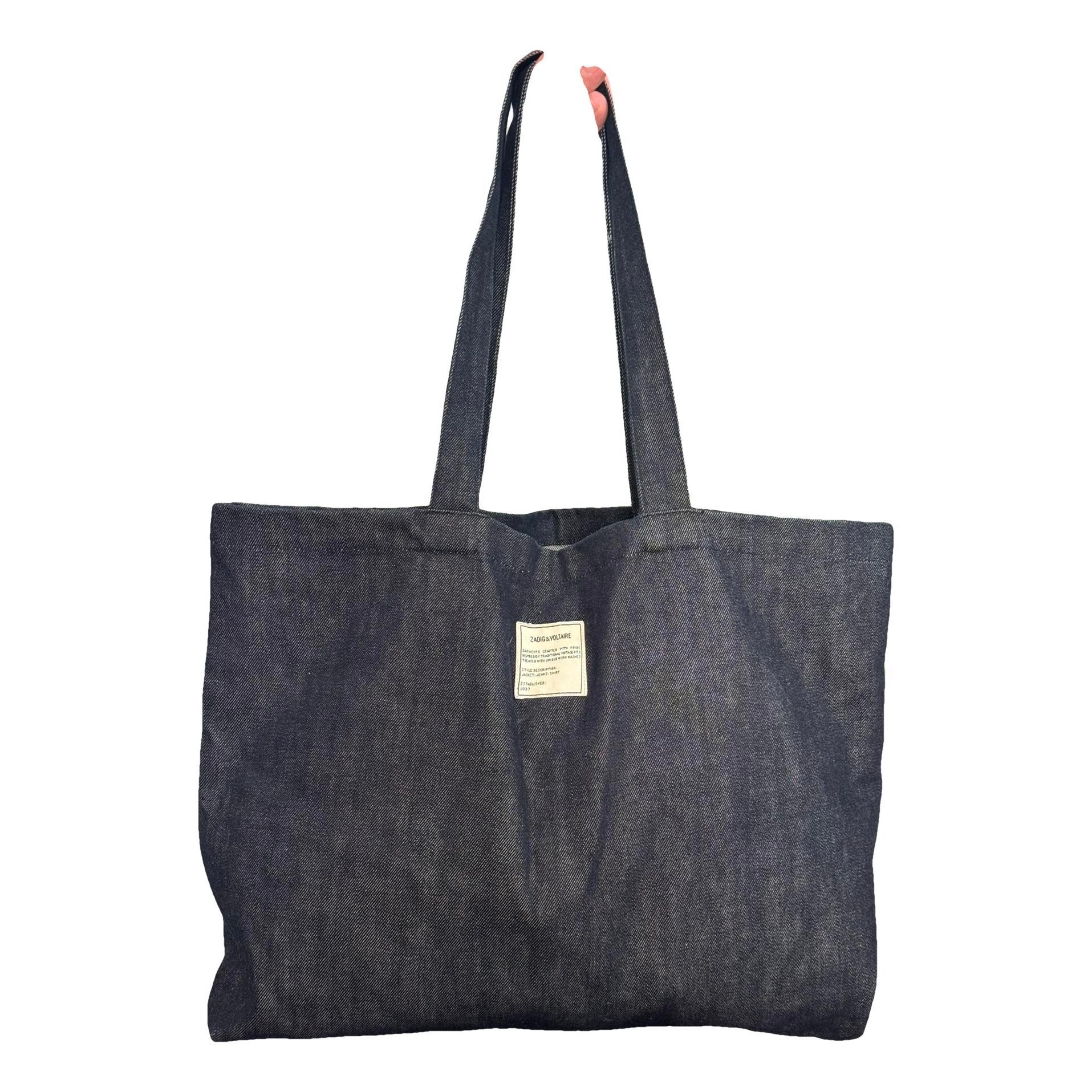 Daily tote