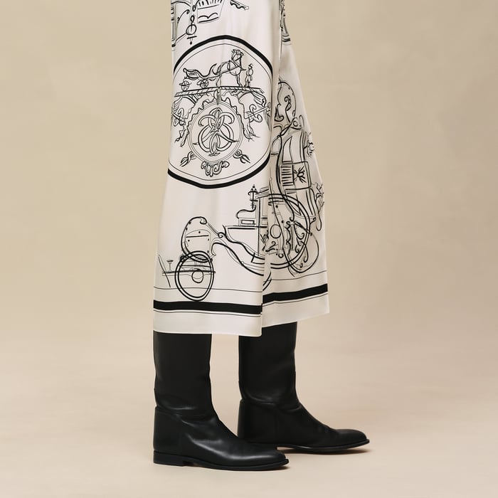 Blanc Nacre "Ex-libris a Main Levee" Short Pants