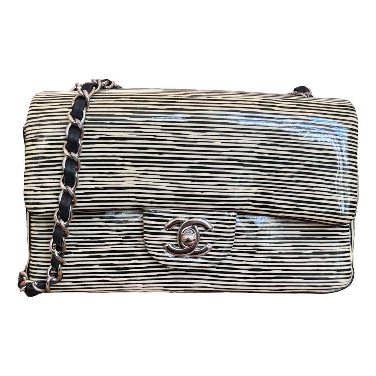 Timeless/Classique patent leather crossbody bag