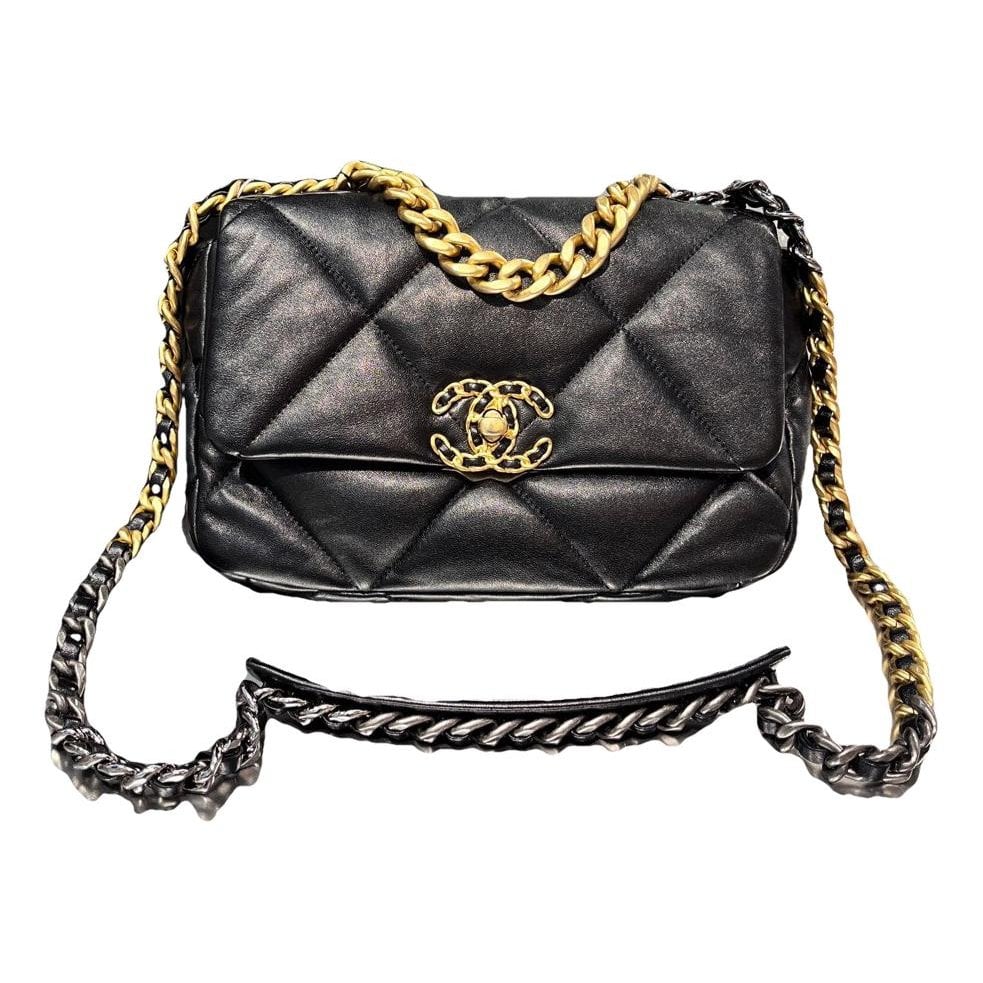 Chanel 19 leather handbag