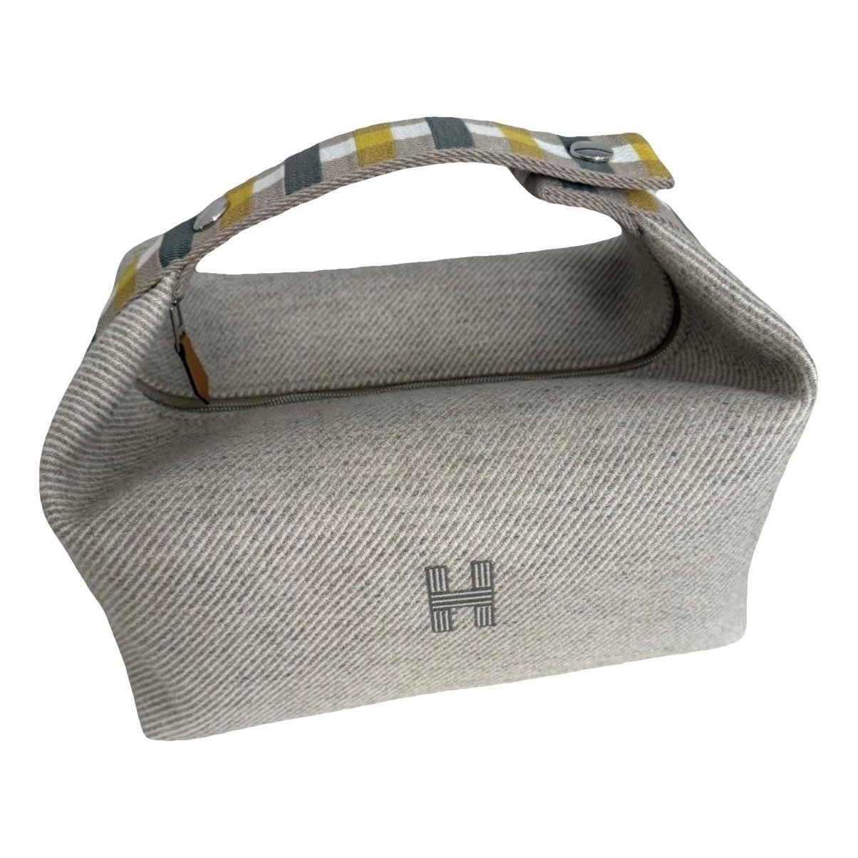 Bride à brac cloth vanity case