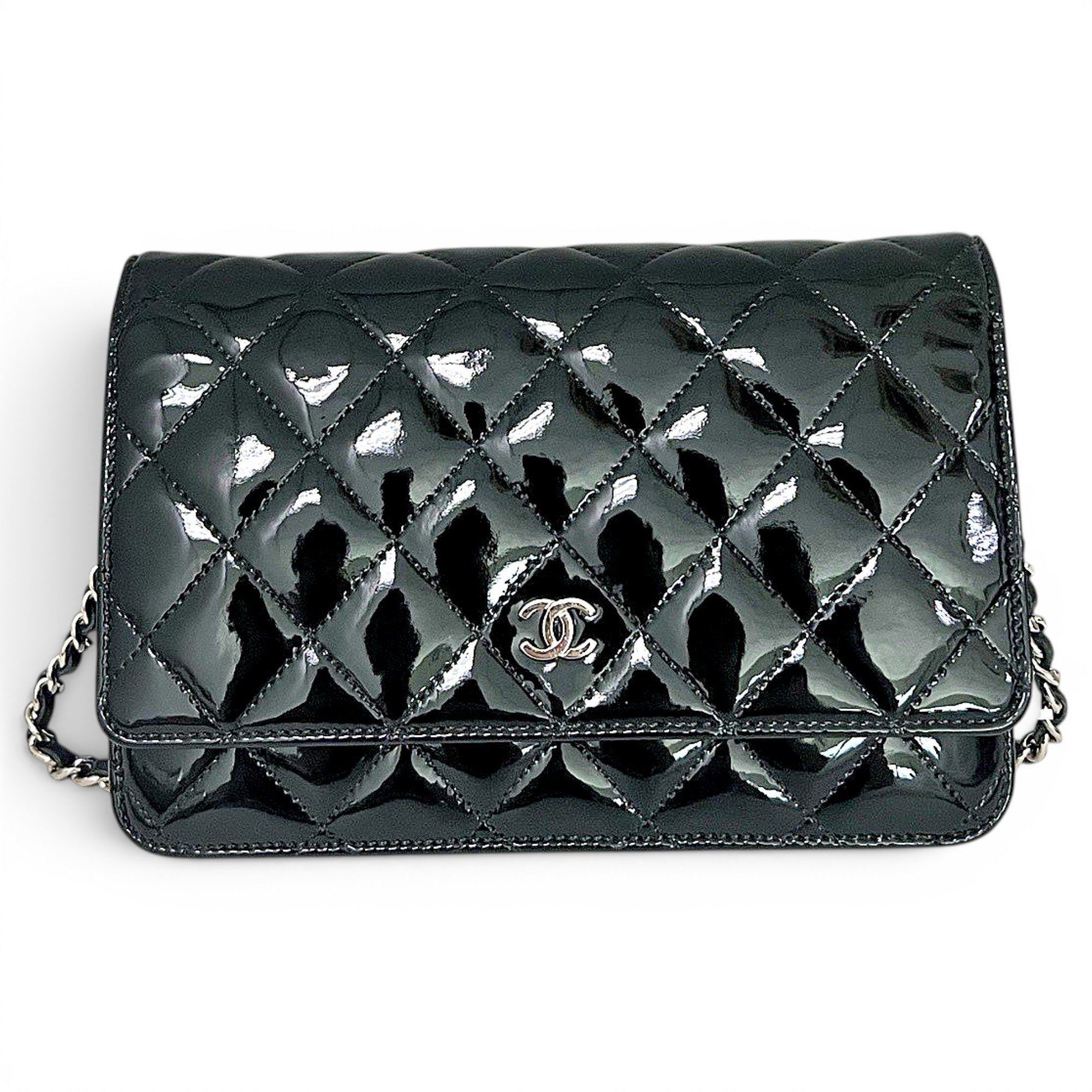 Wallet On Chain Timeless/Classique patent leather crossbody bag