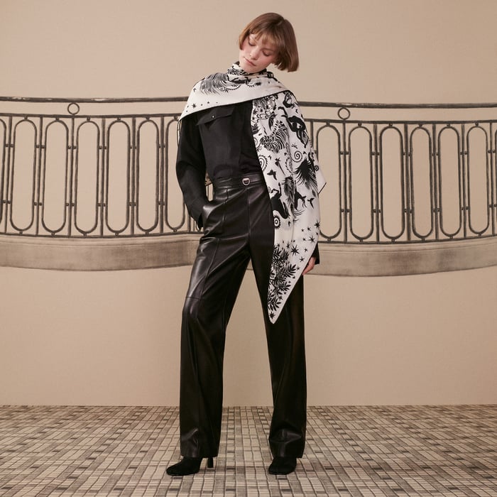 Sous Le Charme d'Orphee Shawl 140