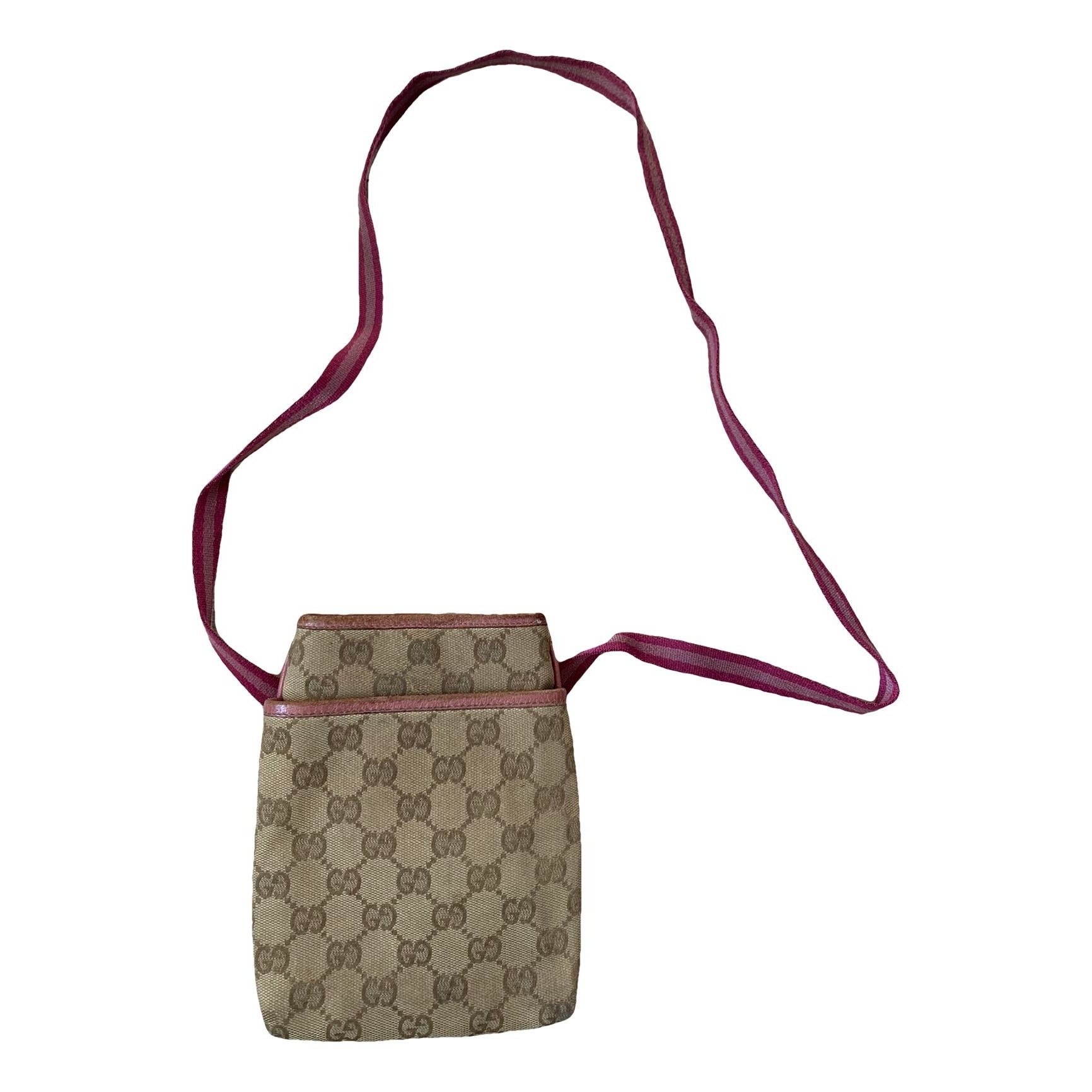 GG Marmont Zip Messenger leather crossbody bag