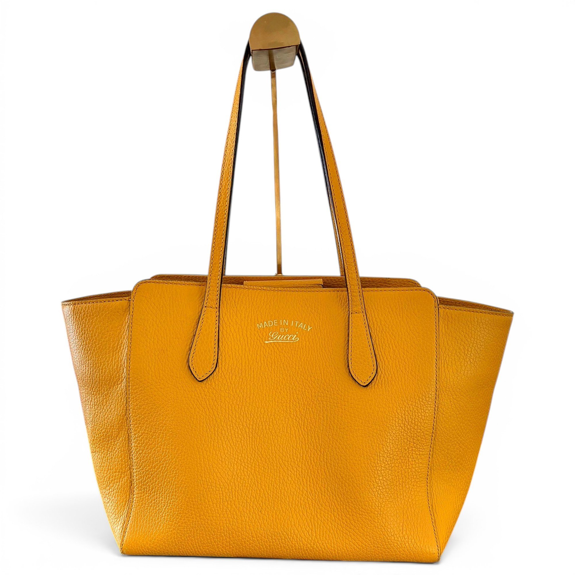 Swing leather tote