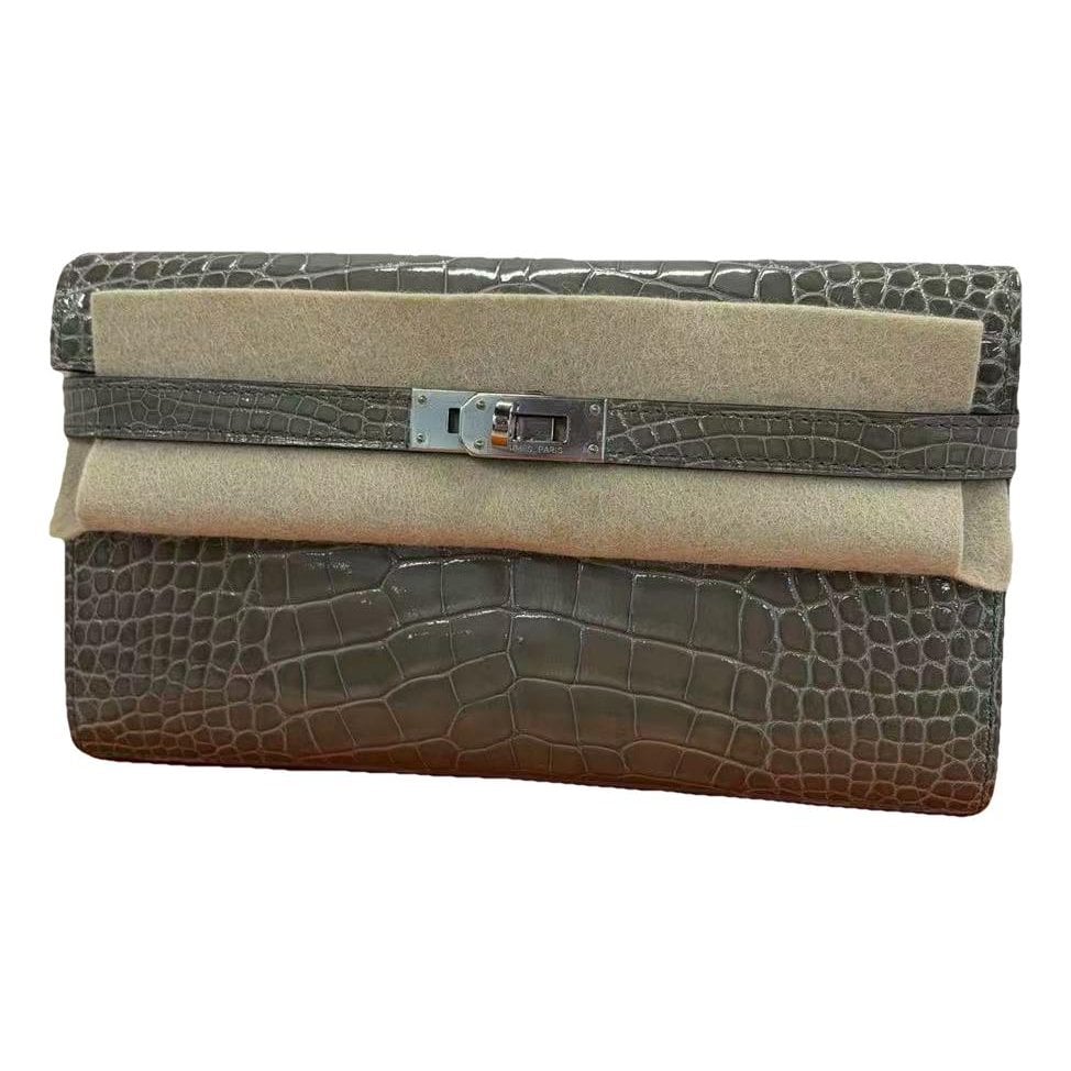 Kelly to go leather clutch bag
