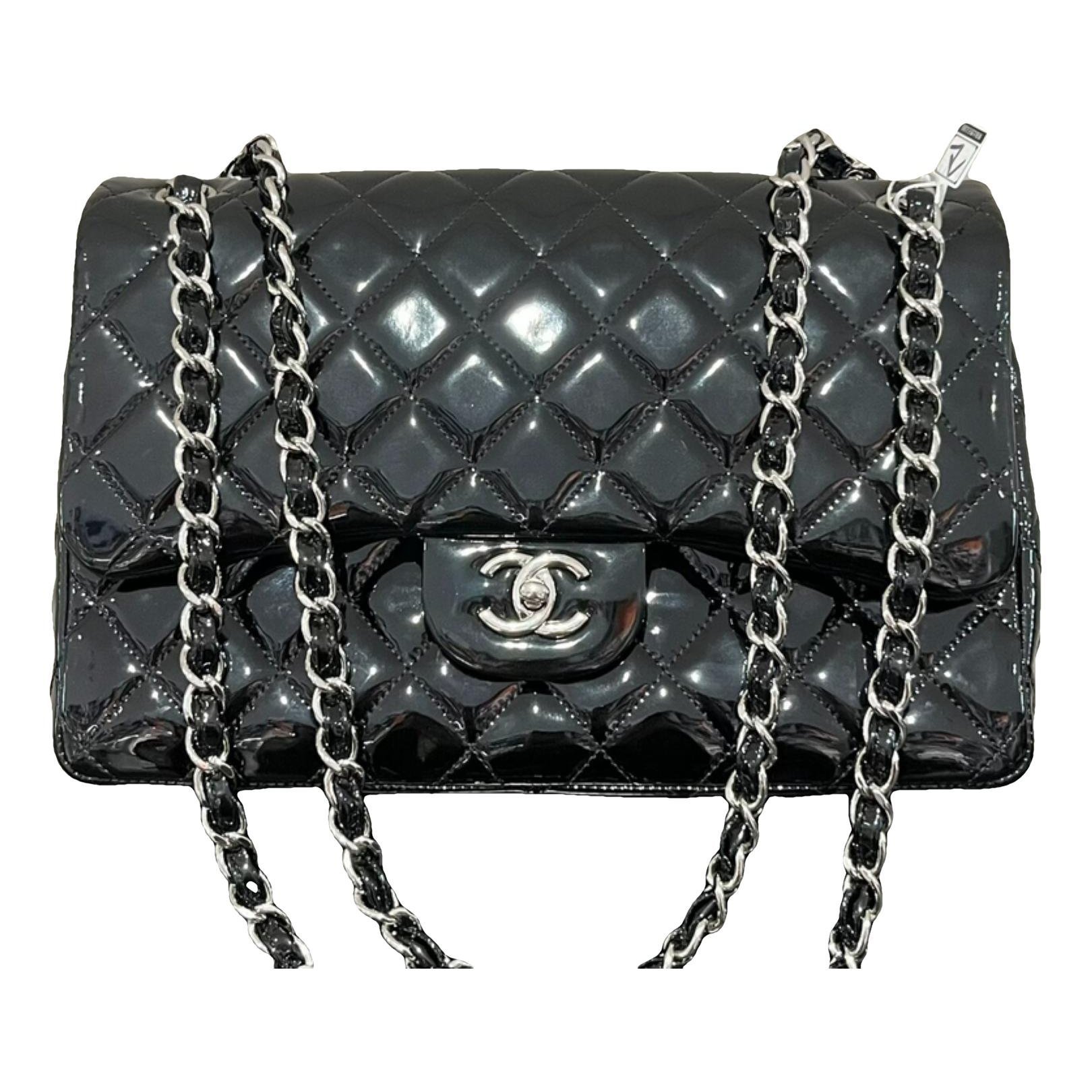 Timeless/Classique patent leather crossbody bag