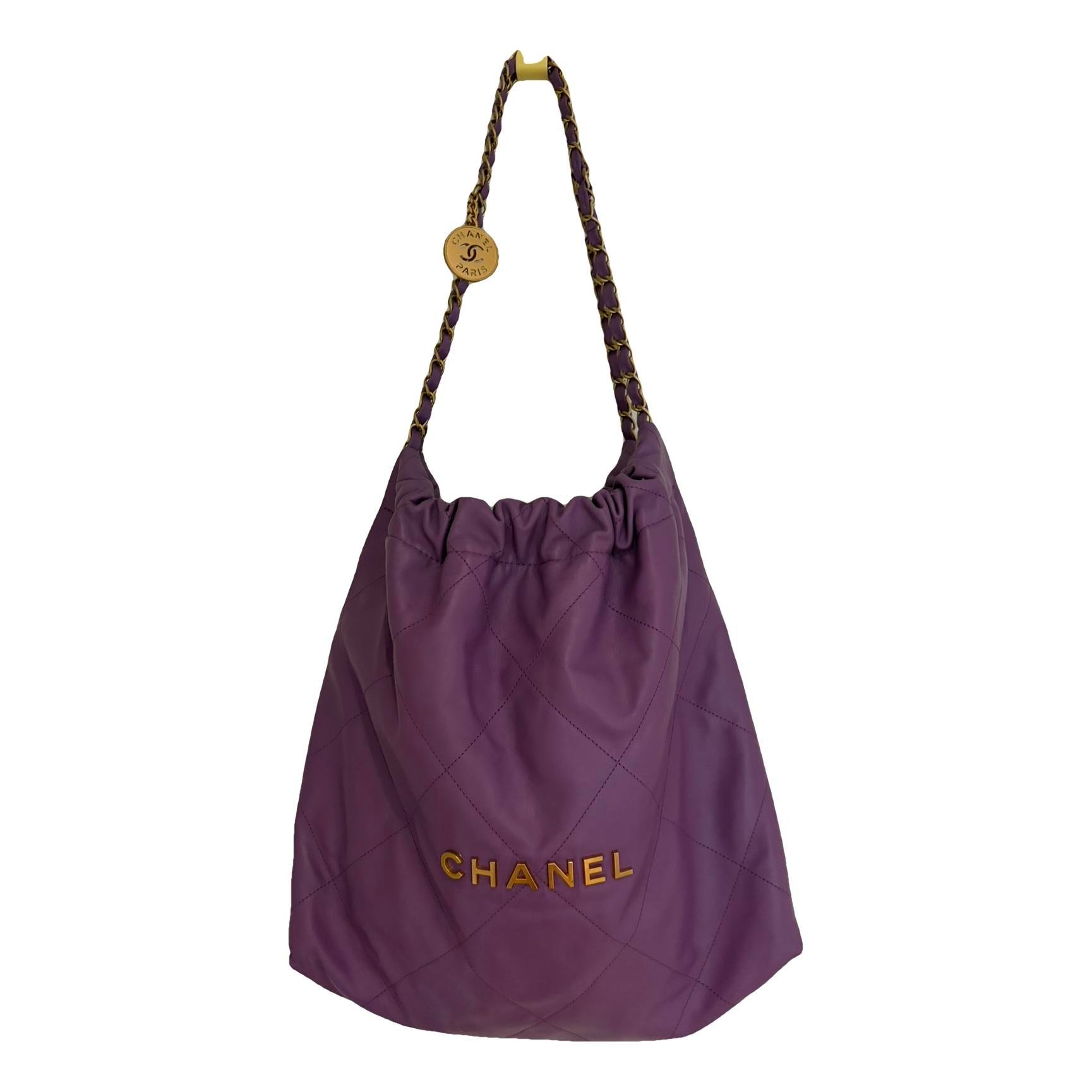 Chanel 22 leather handbag