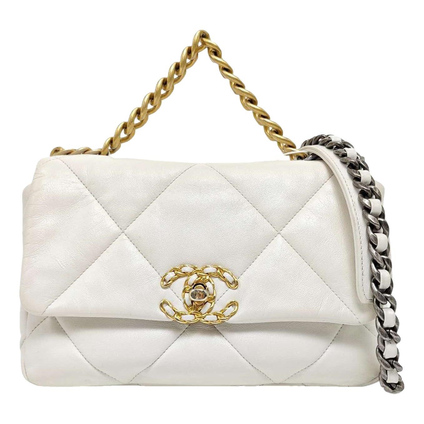 Chanel 19 leather handbag