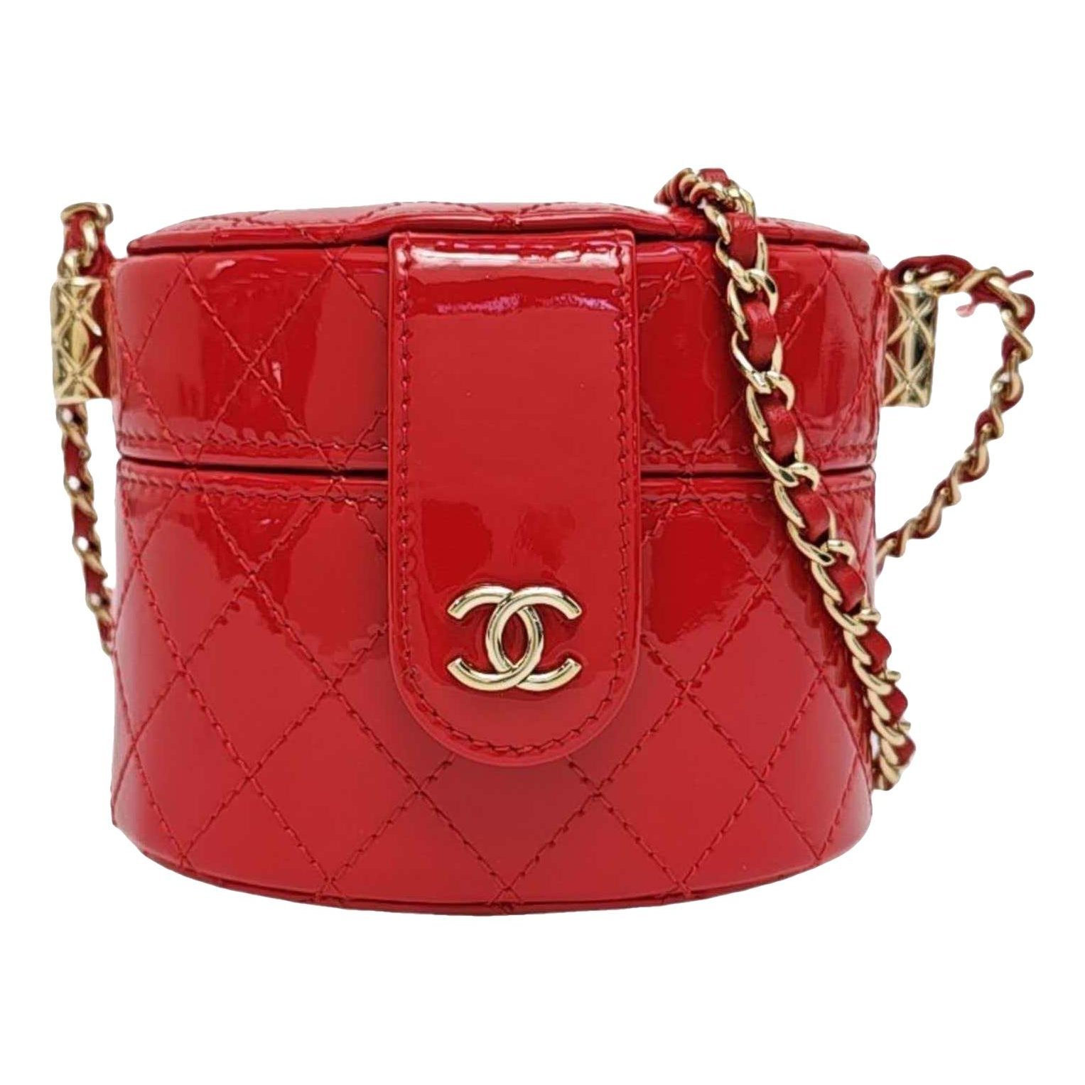 Trendy CC Vanity patent leather handbag