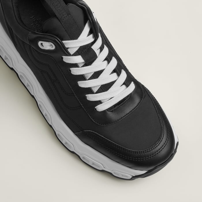 Noir Impulse Sneaker