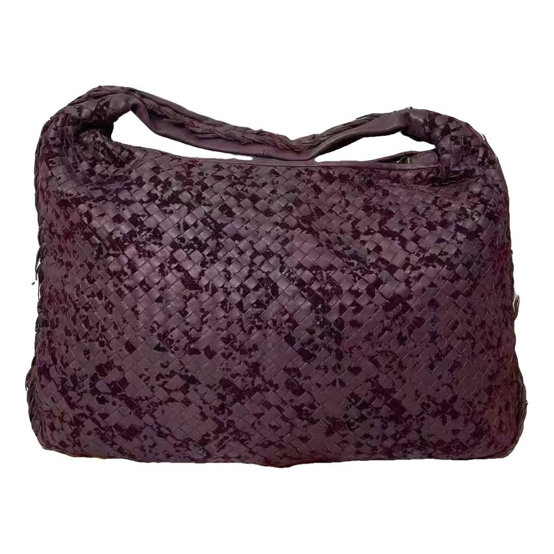 Veneta leather handbag