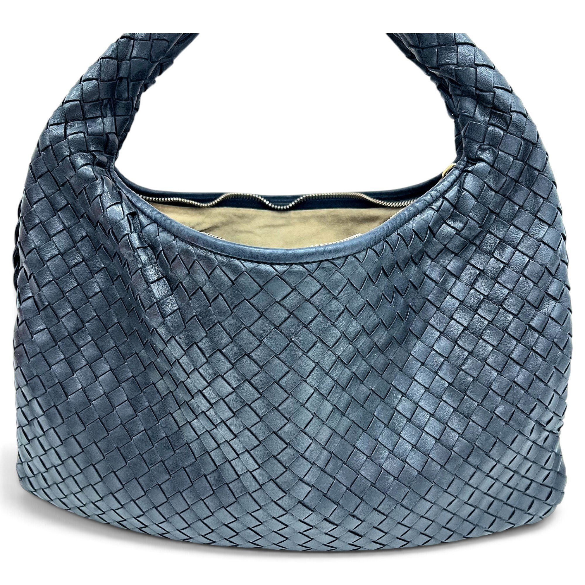 Veneta leather handbag