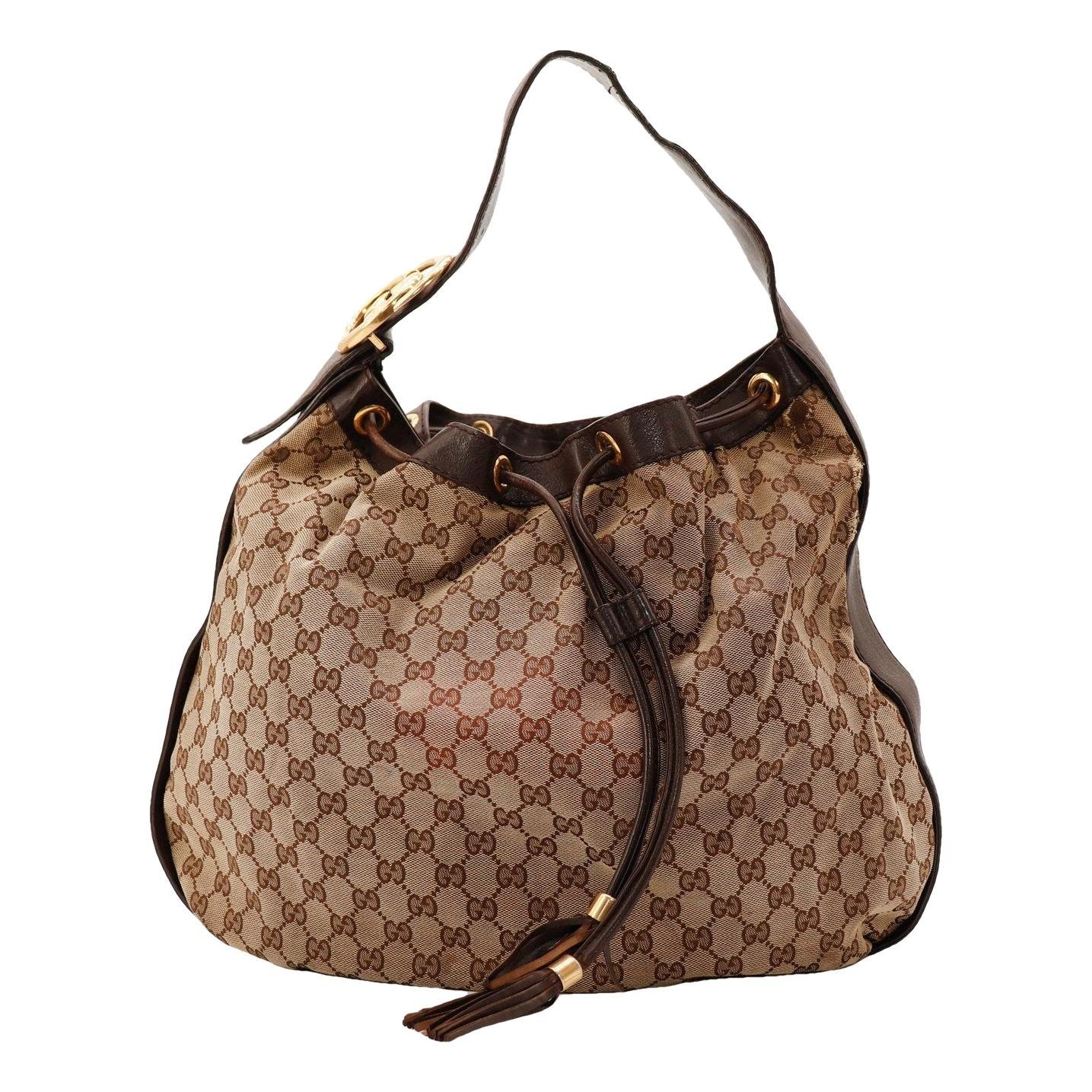 Interlocking cloth handbag