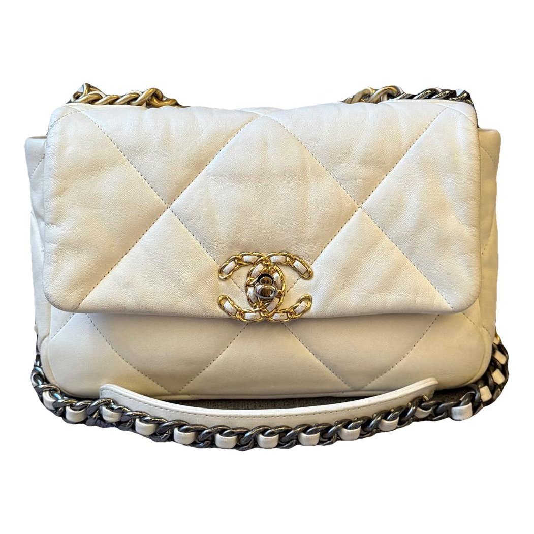 Chanel 19 leather handbag
