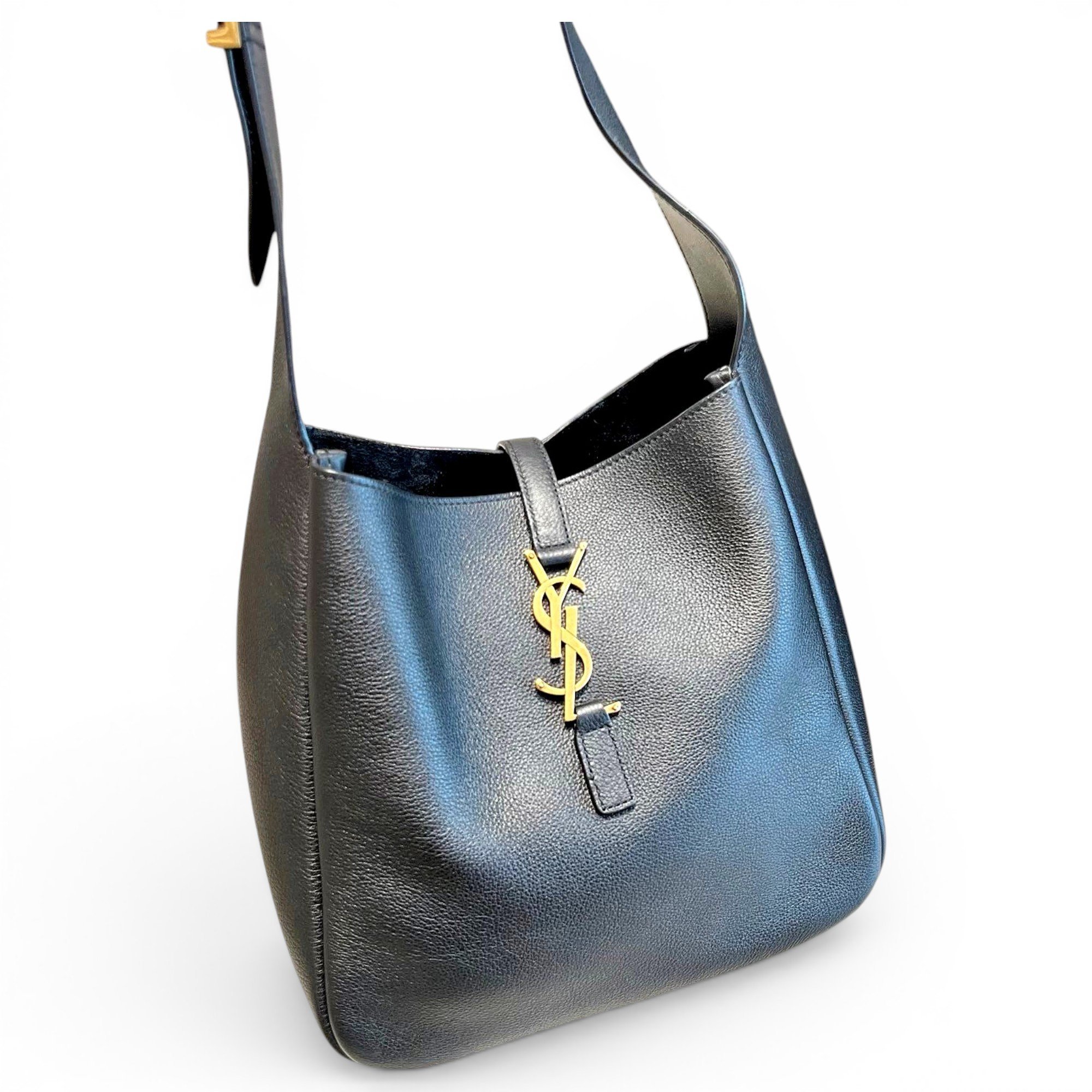 Le 5 à 7 leather handbag