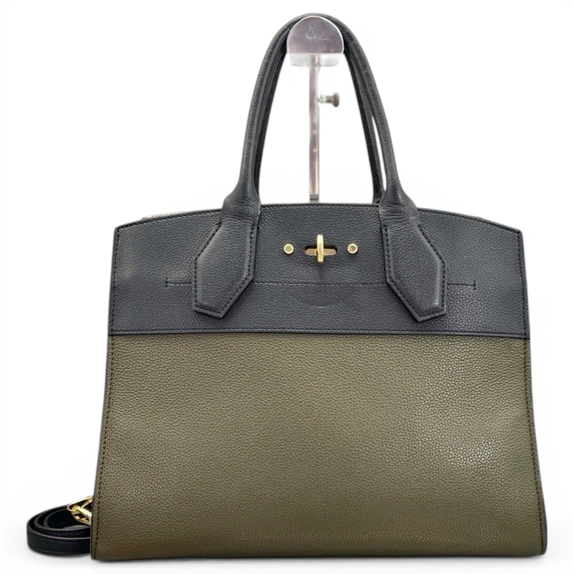 Louis Vuitton Leather clutch bag