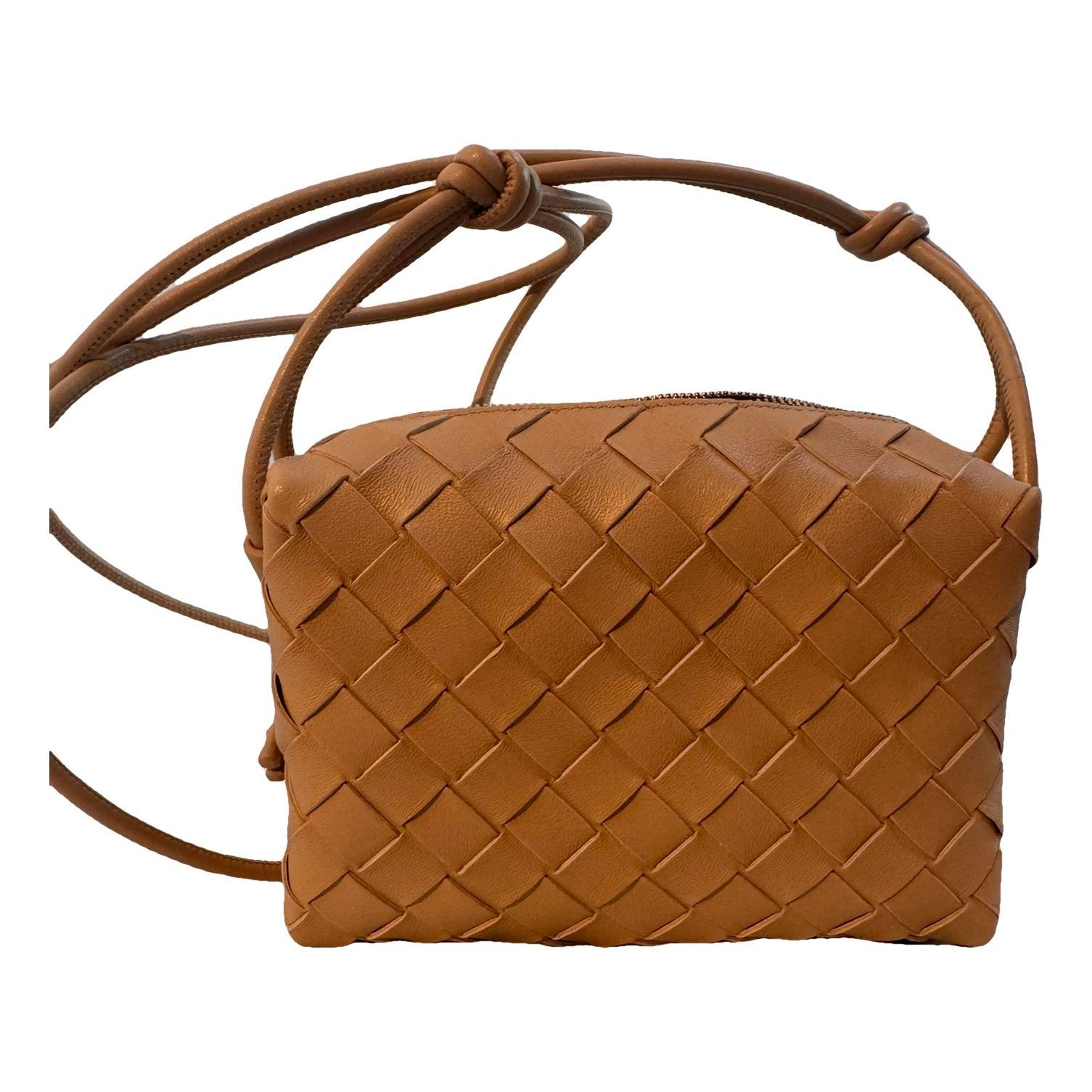 Loop leather handbag