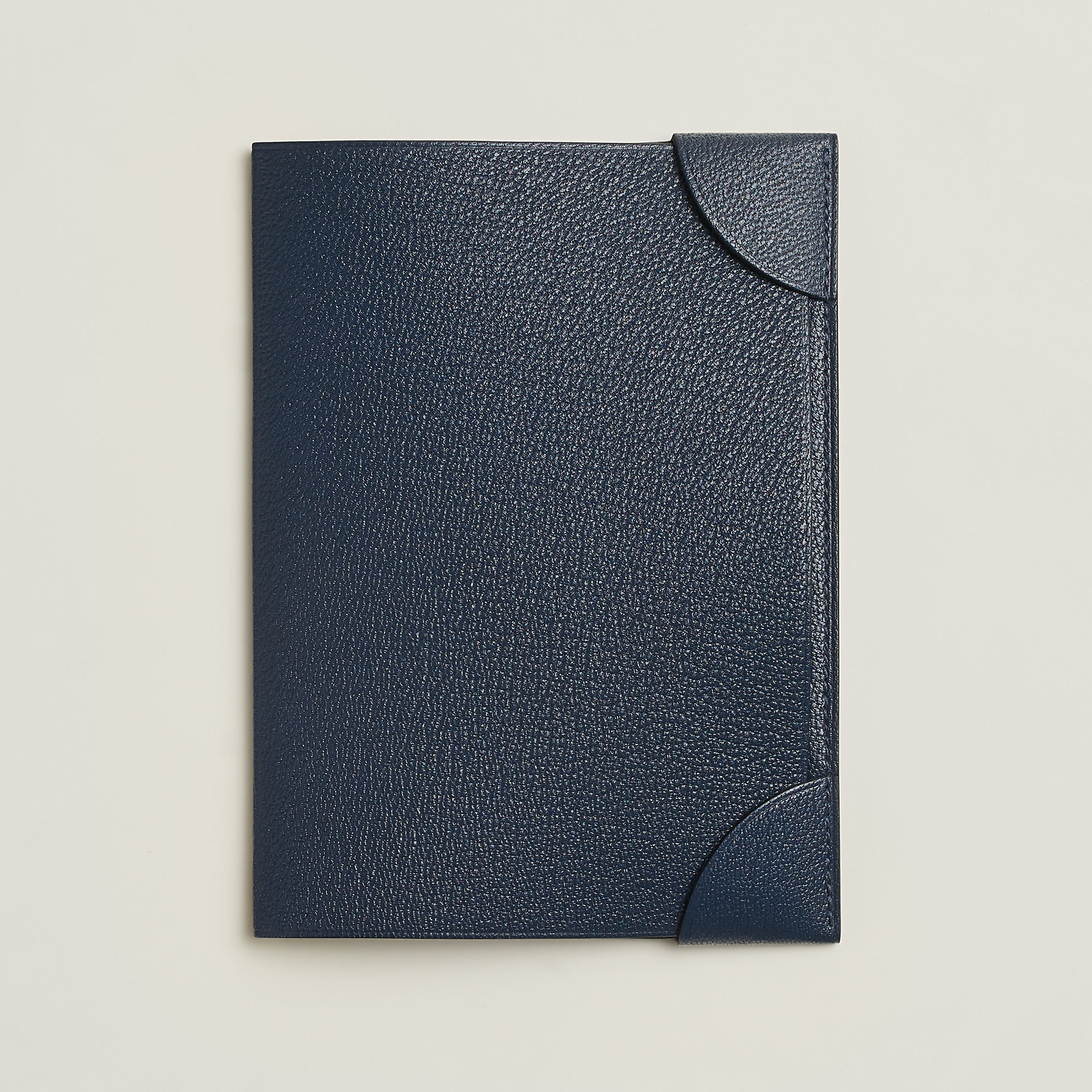 Coins de Malle passport holder