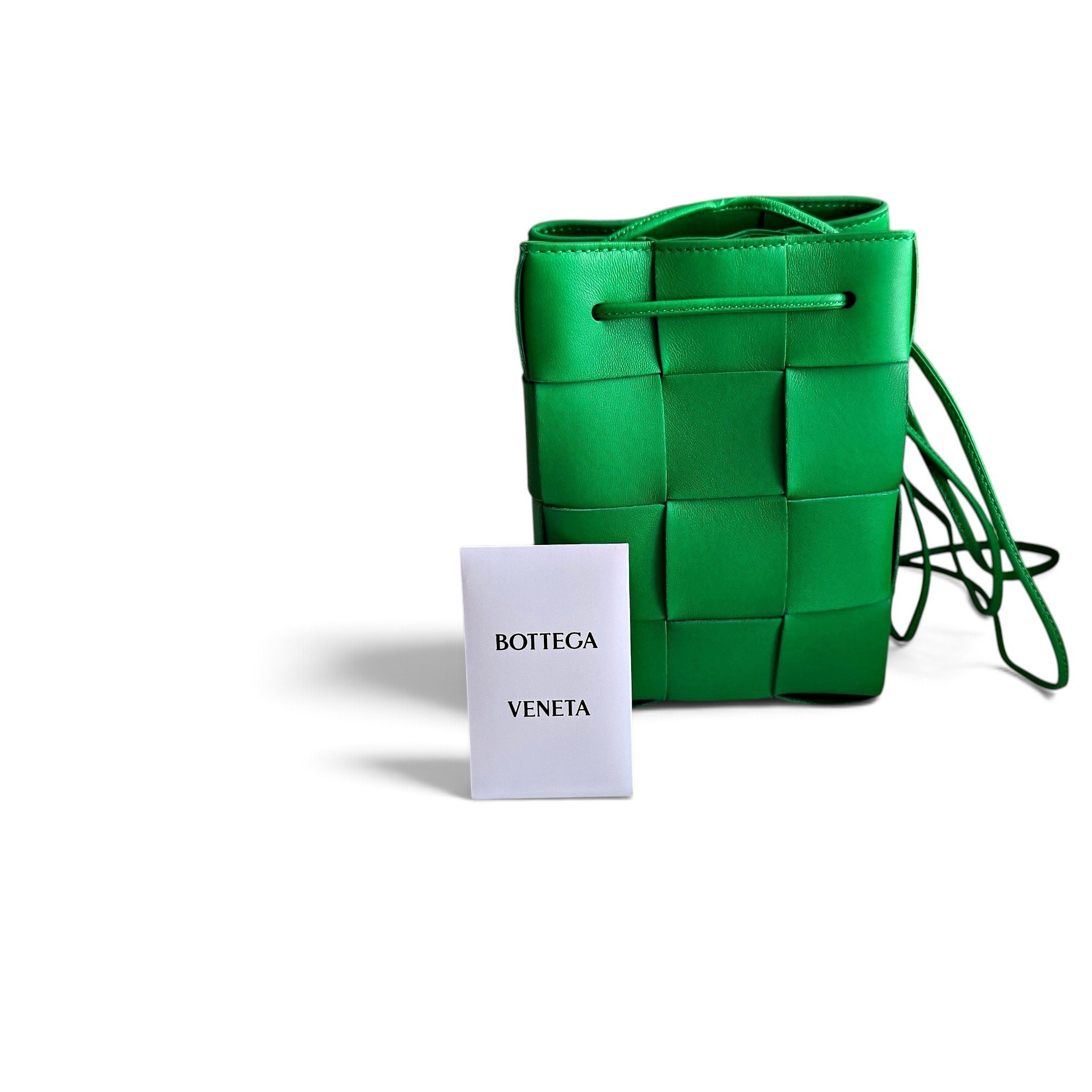 Cassette Bucket leather crossbody bag