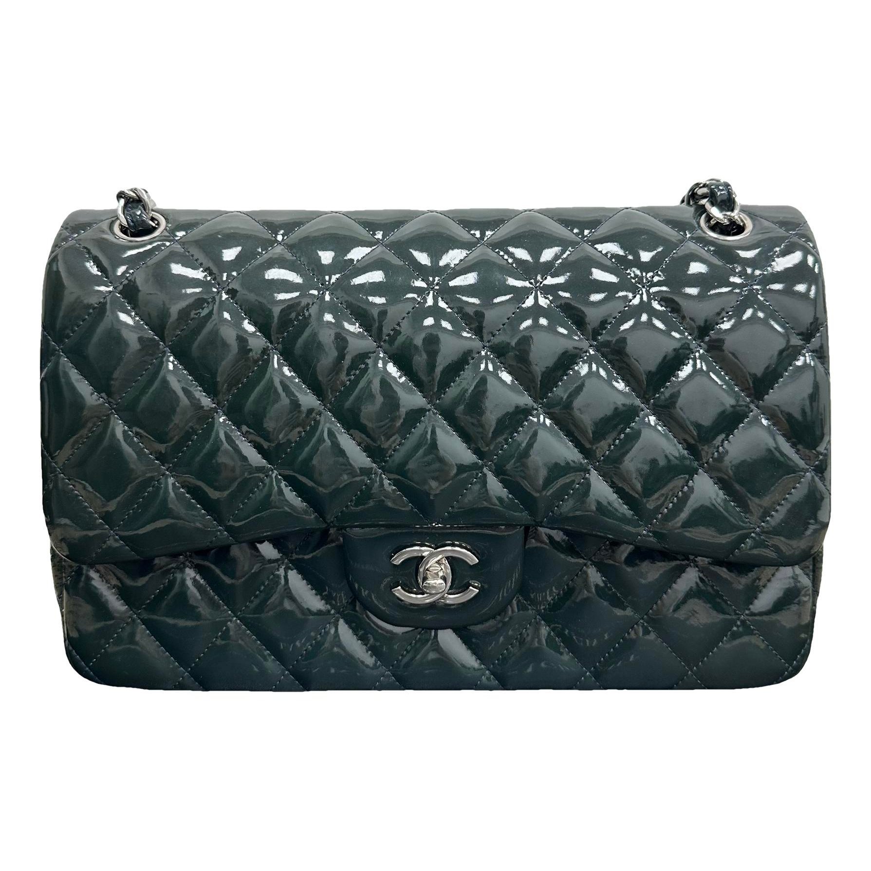 Timeless/Classique patent leather handbag