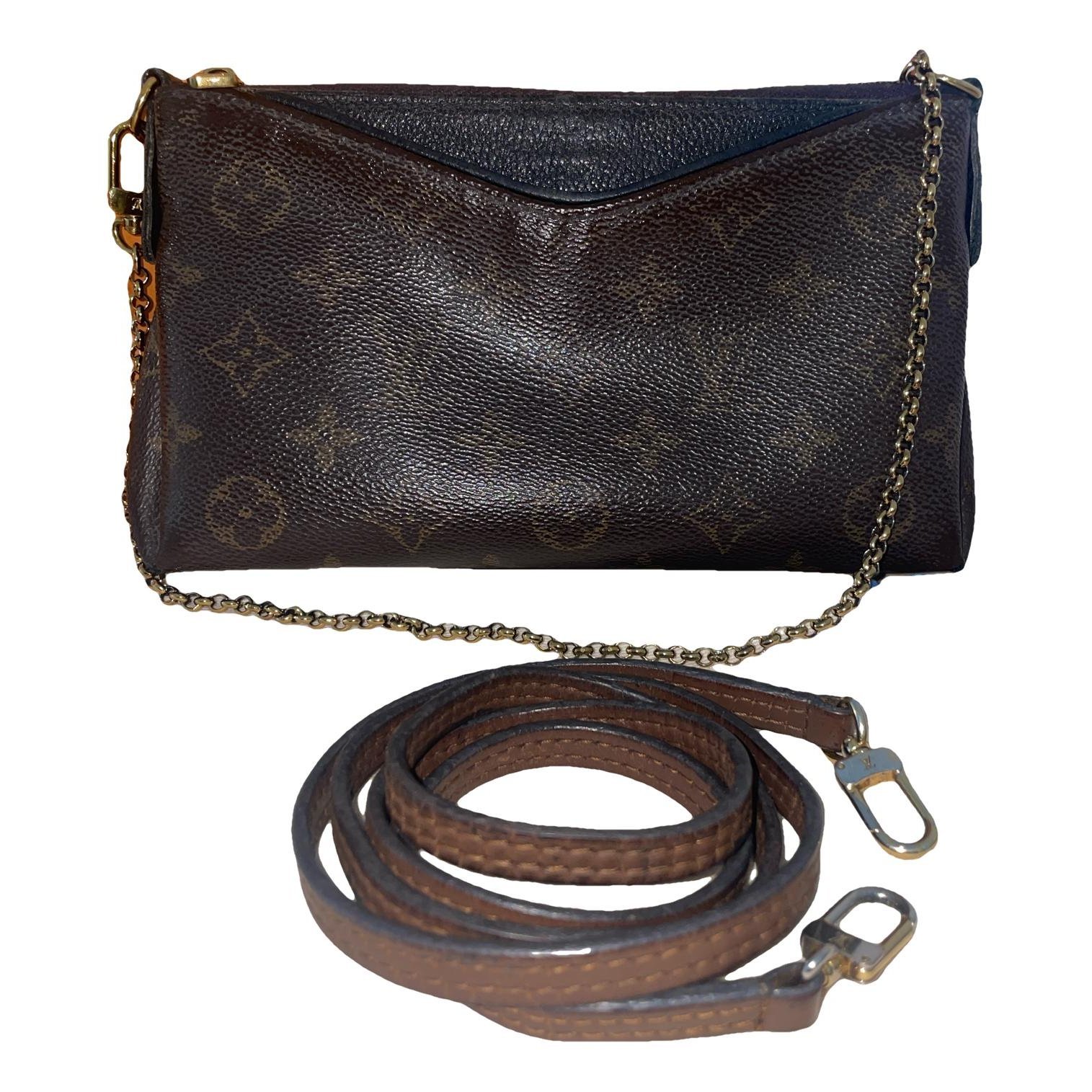 Pochette Accessoire leather crossbody bag