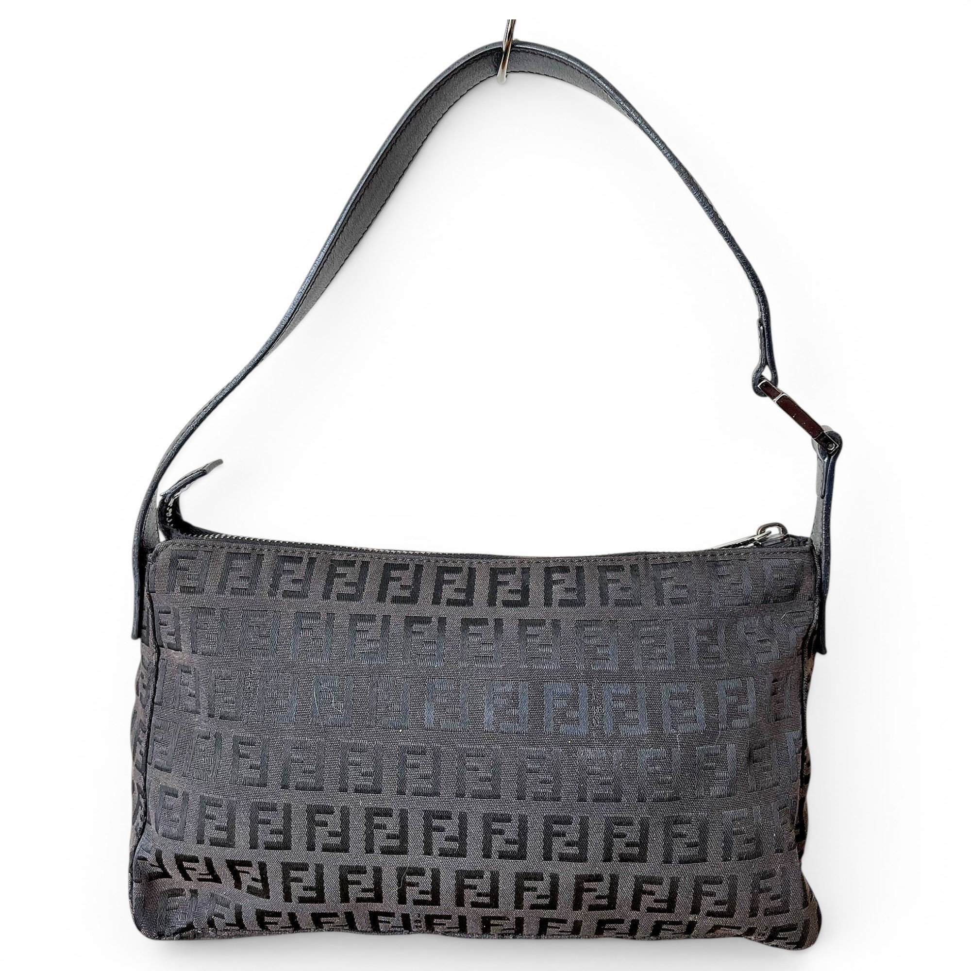 Baguette cloth handbag