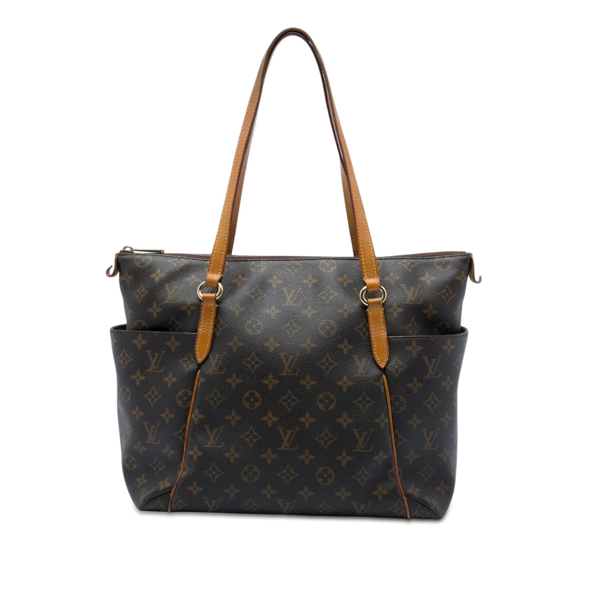 Totally leather tote