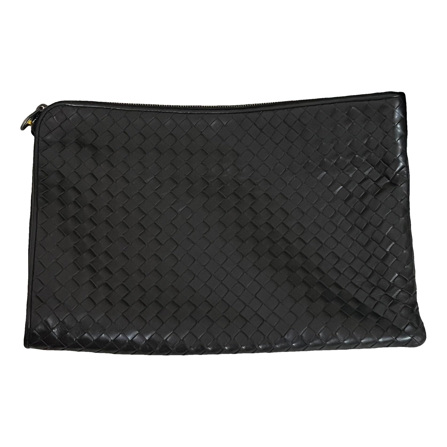 BV Trine leather clutch bag