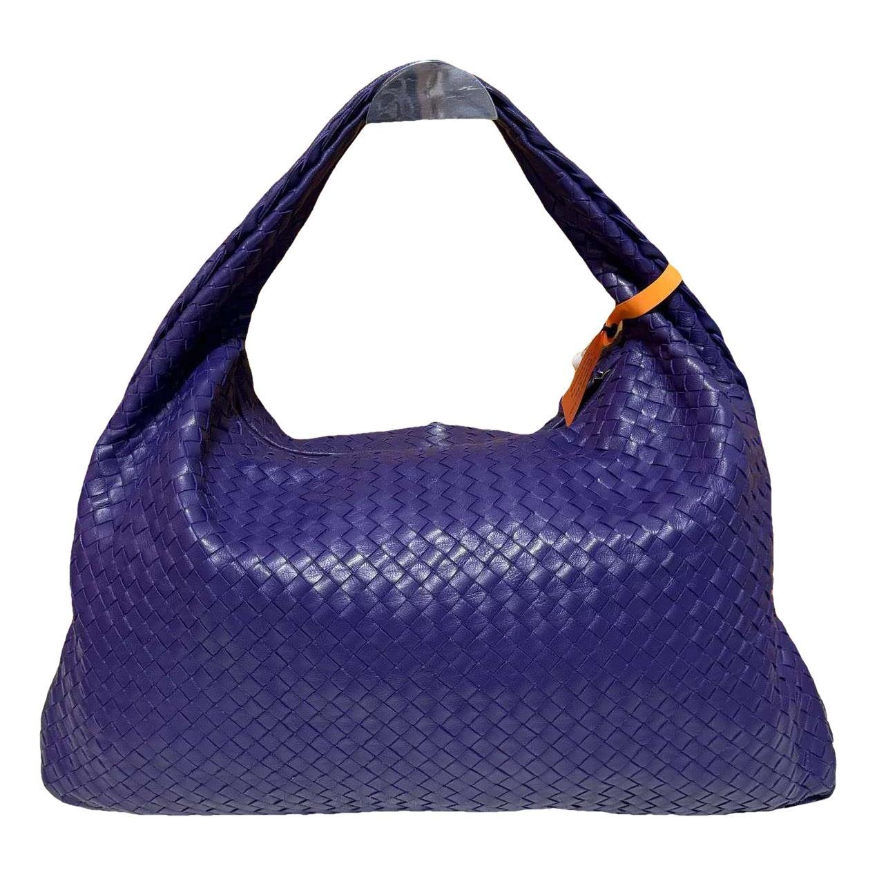 Veneta leather handbag