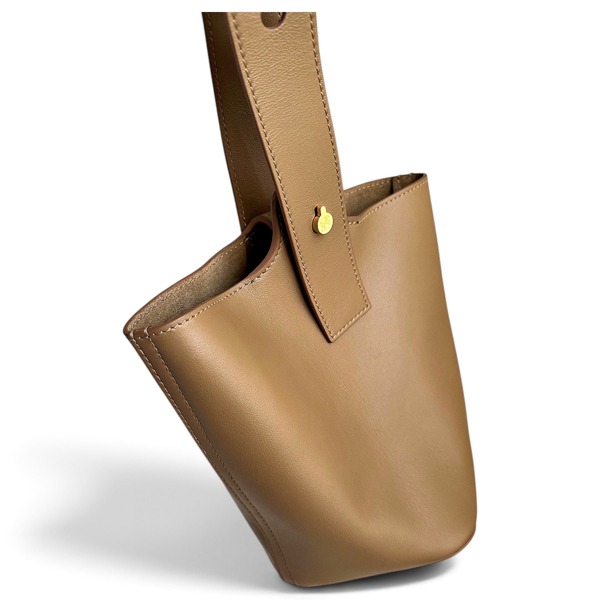 Pebble leather mini bag