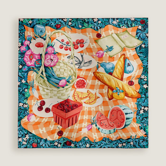 Un Carre Sur l'Herbe Scarf 90