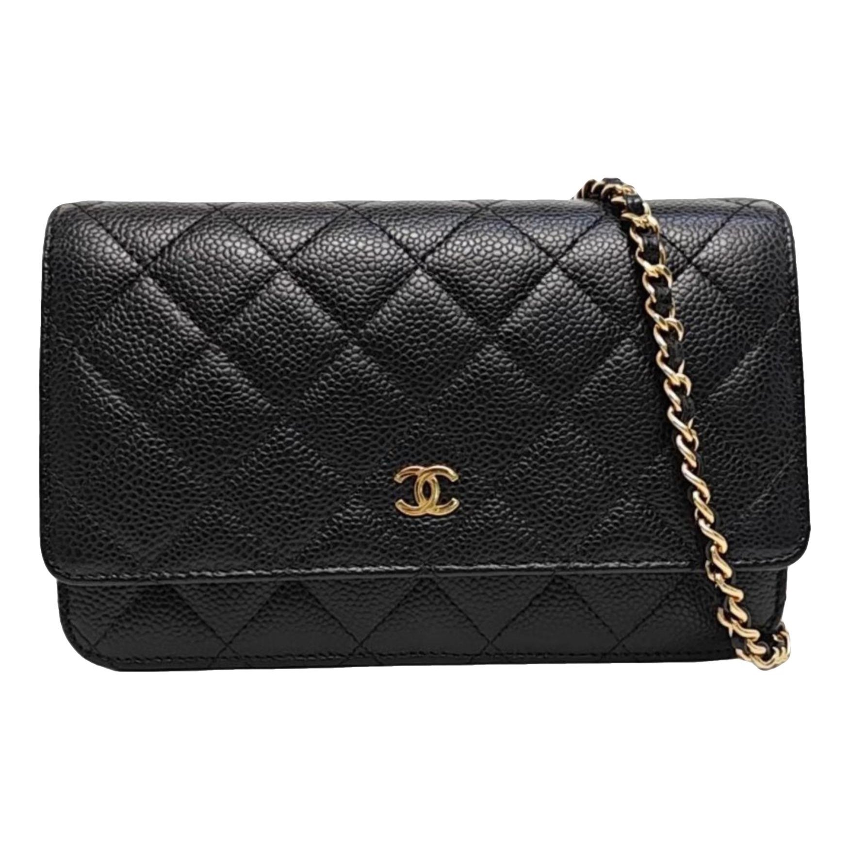 Wallet On Chain leather crossbody bag